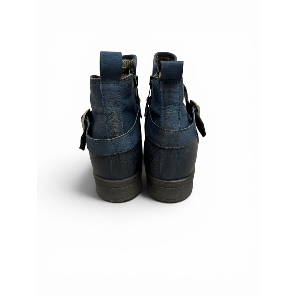 Miz Mooz Suzy Sapphire Blue Leather Ankle Booties Women’s 8.5 NIB - Picture 3 of 7